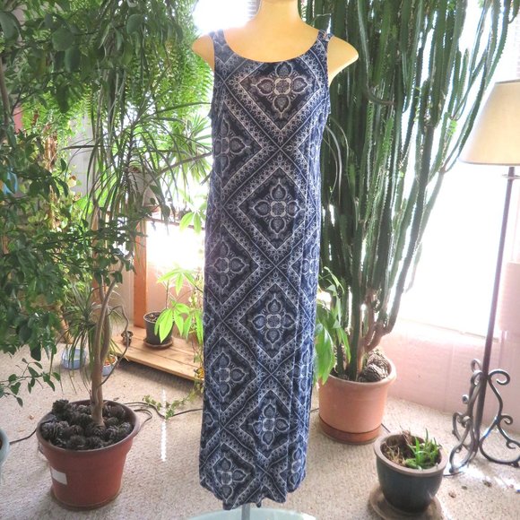 Bluet Dresses & Skirts - Vintage side slit midi length dress
